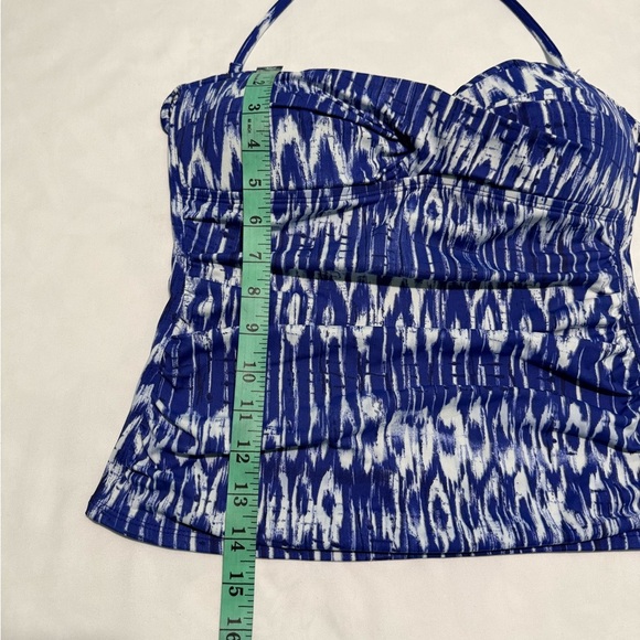 Tommy Bahama Tankini 
Top Size XS - Picture 3 of 6